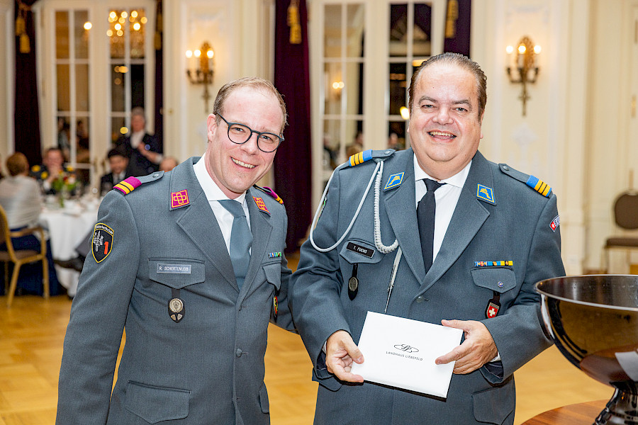 Romantikhotel Landhaus Liebefeld, Gutschein Übernachtung in der Platanensuite inkl. Romantikdinner für 2 Personen